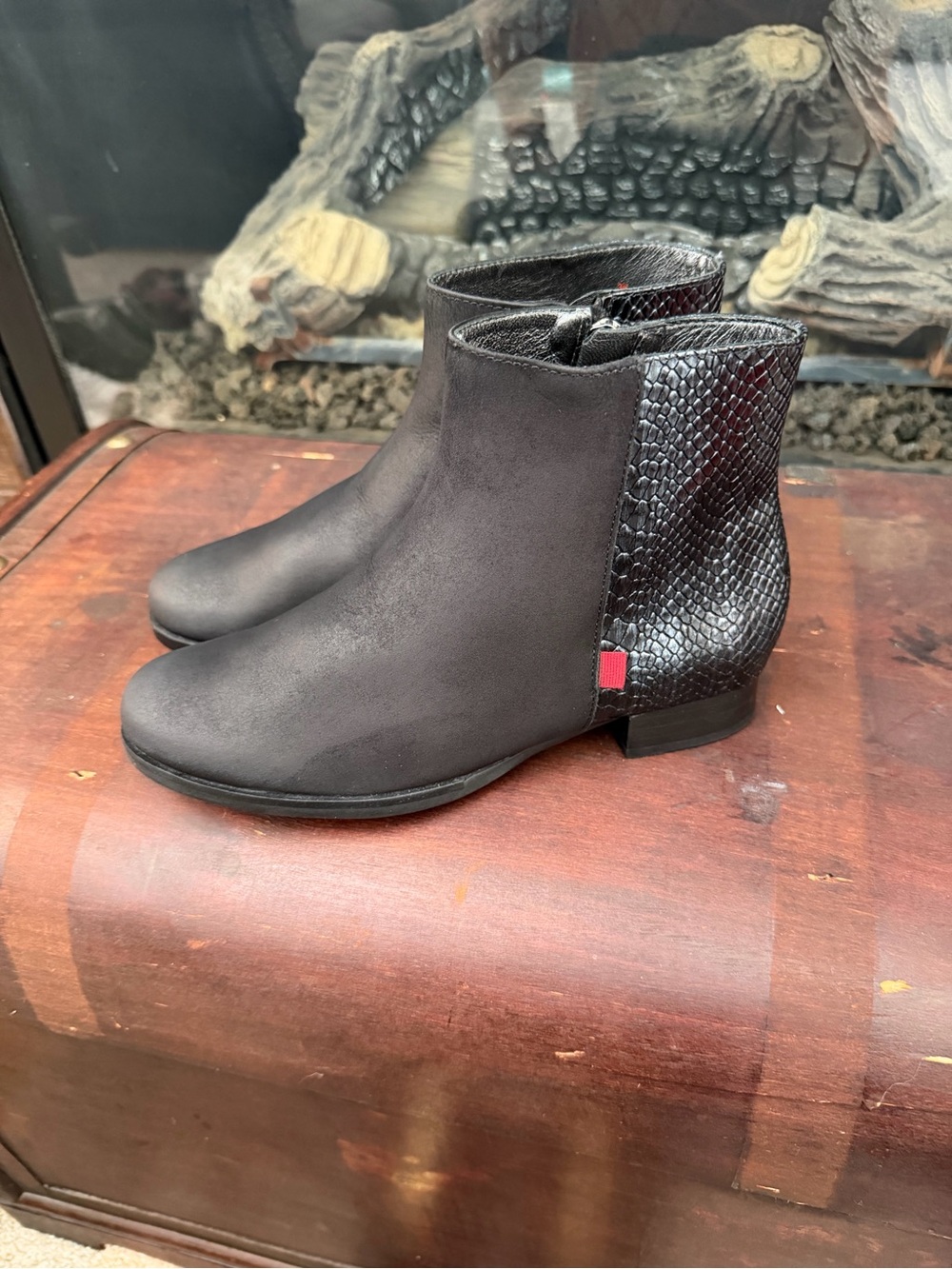 Marc Joseph New York Prince St. Bootie women’s size 6.